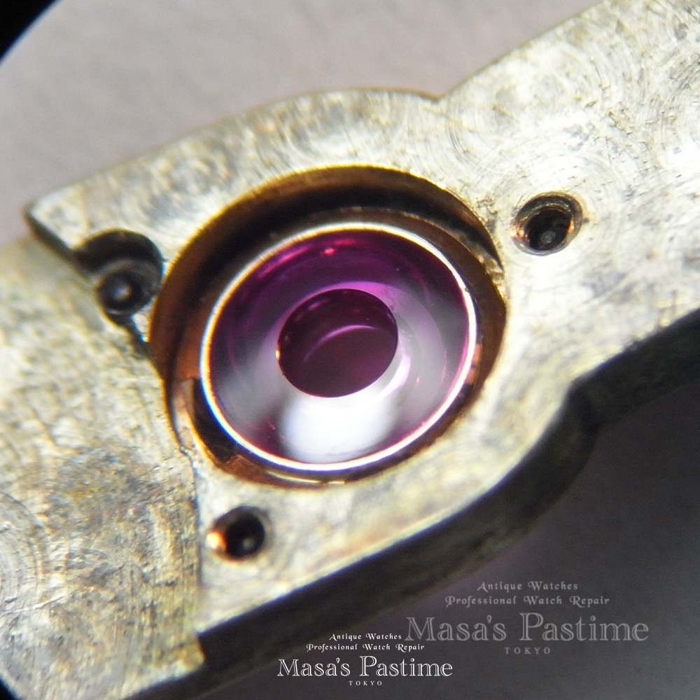 モナード　2番車上穴石　裏側