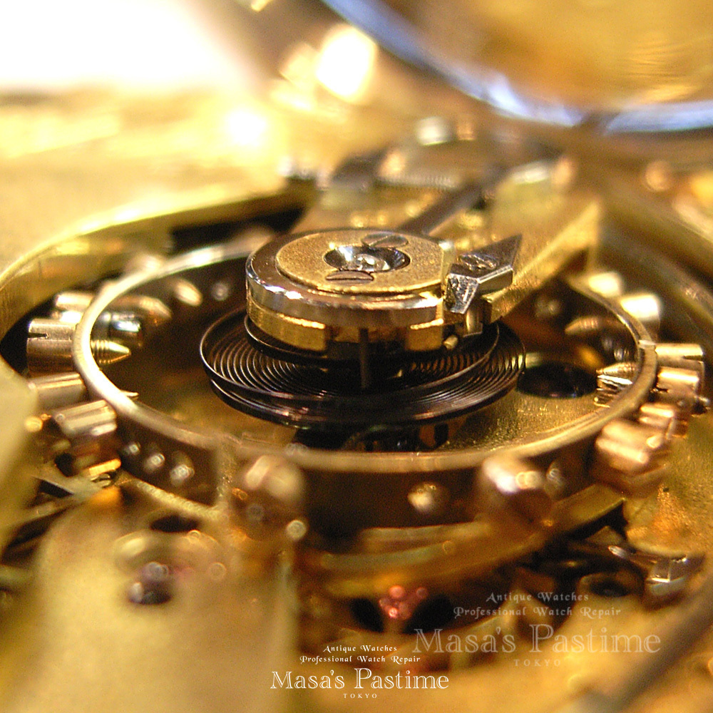 イングリッシュレバー　二重巻き上げヒゲ